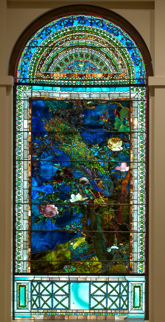 Pávi a pivoňky I od John La Farge