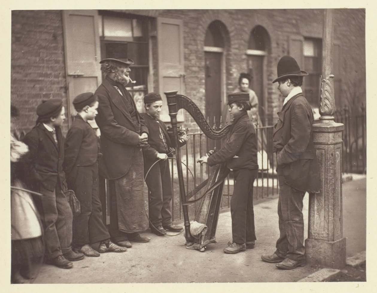 Halian Street Musicians, 1881. od John Thomson