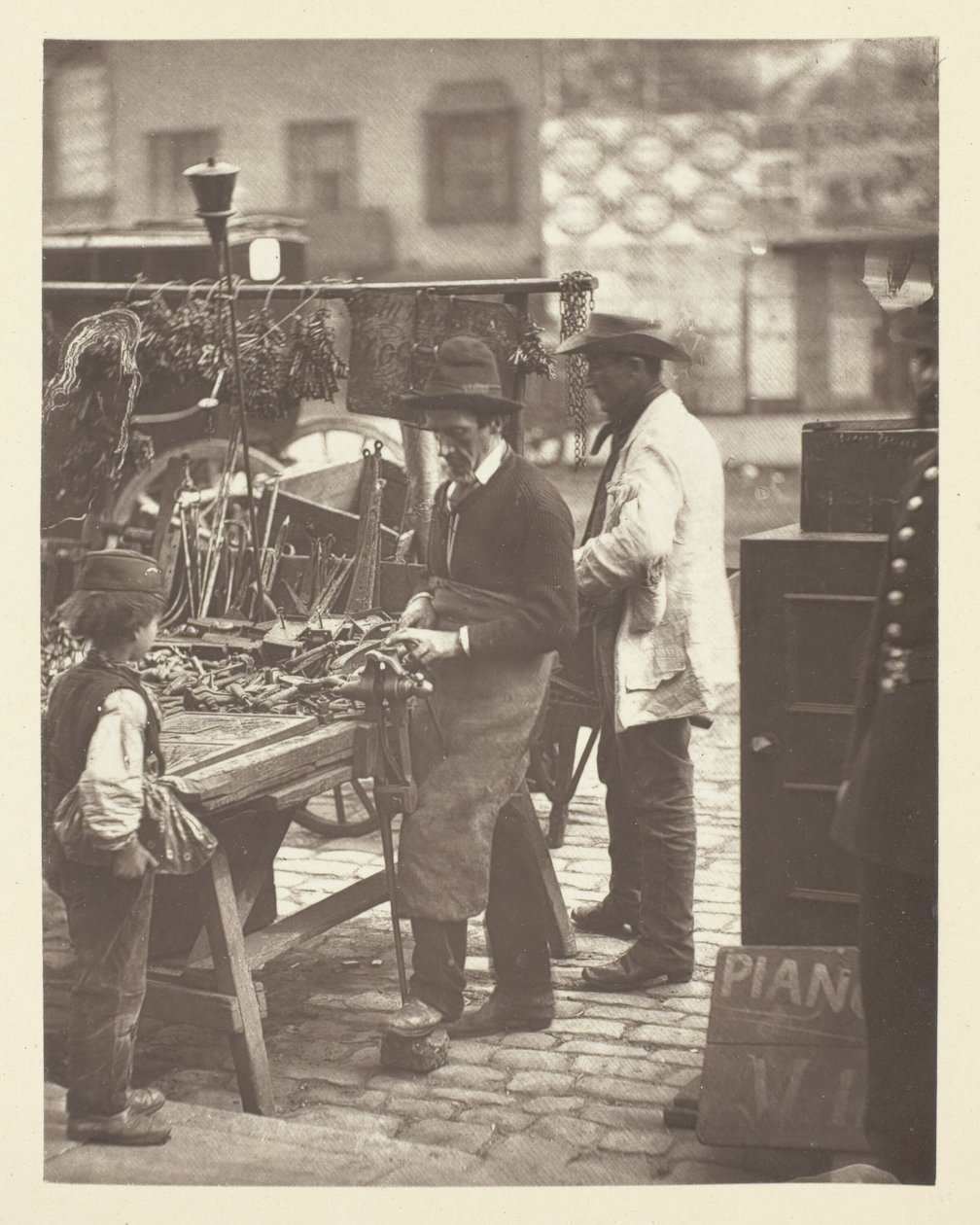 Pouliční zámečník od John Thomson
