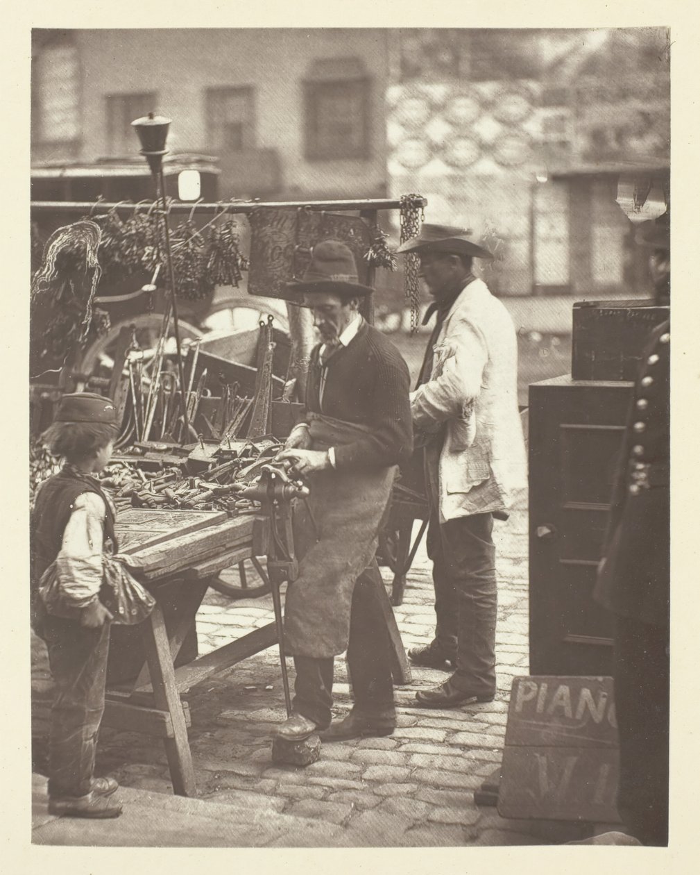 The Street Locksmith, 1881. od John Thomson