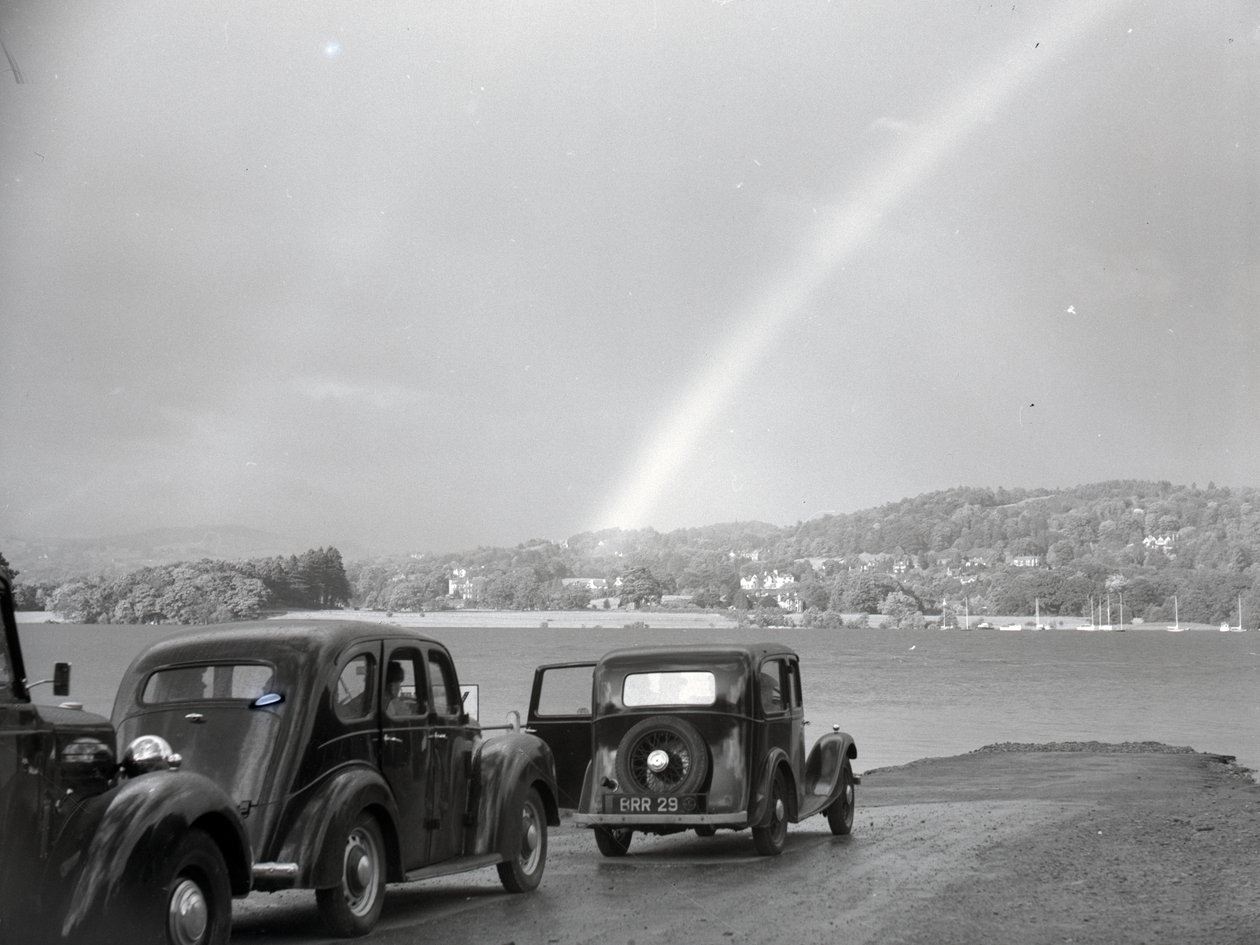 Auta zaparkovaná u Loughrigg Tarn od Joseph Hardman