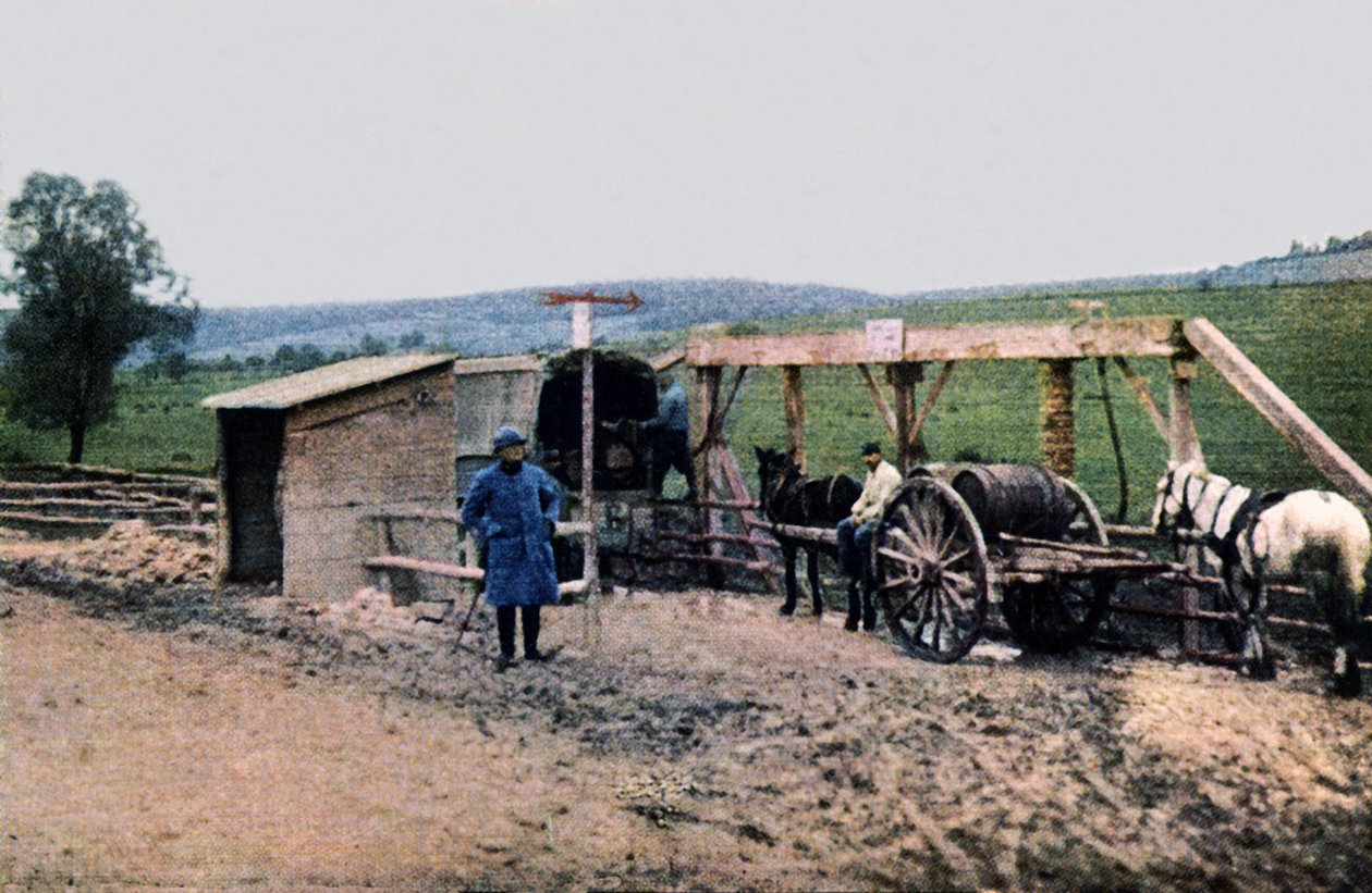 Francouzská vodárenská stanice, Verdun, 1916 (autochrom) od Jules Gervais Courtellemont