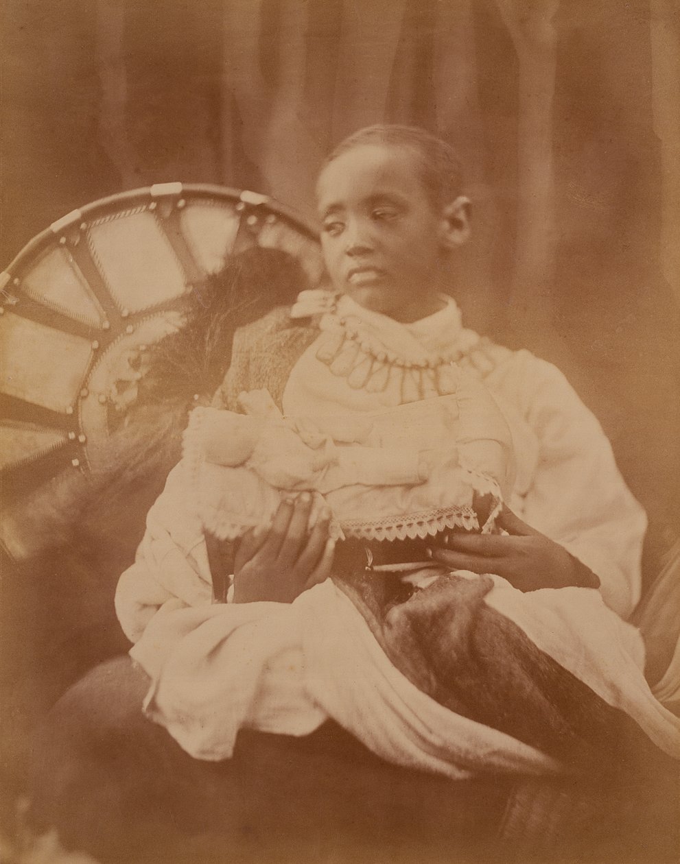 Princ Dejatch Alamayou z Habeše, kolem roku 1868 od Julia Margaret Cameron