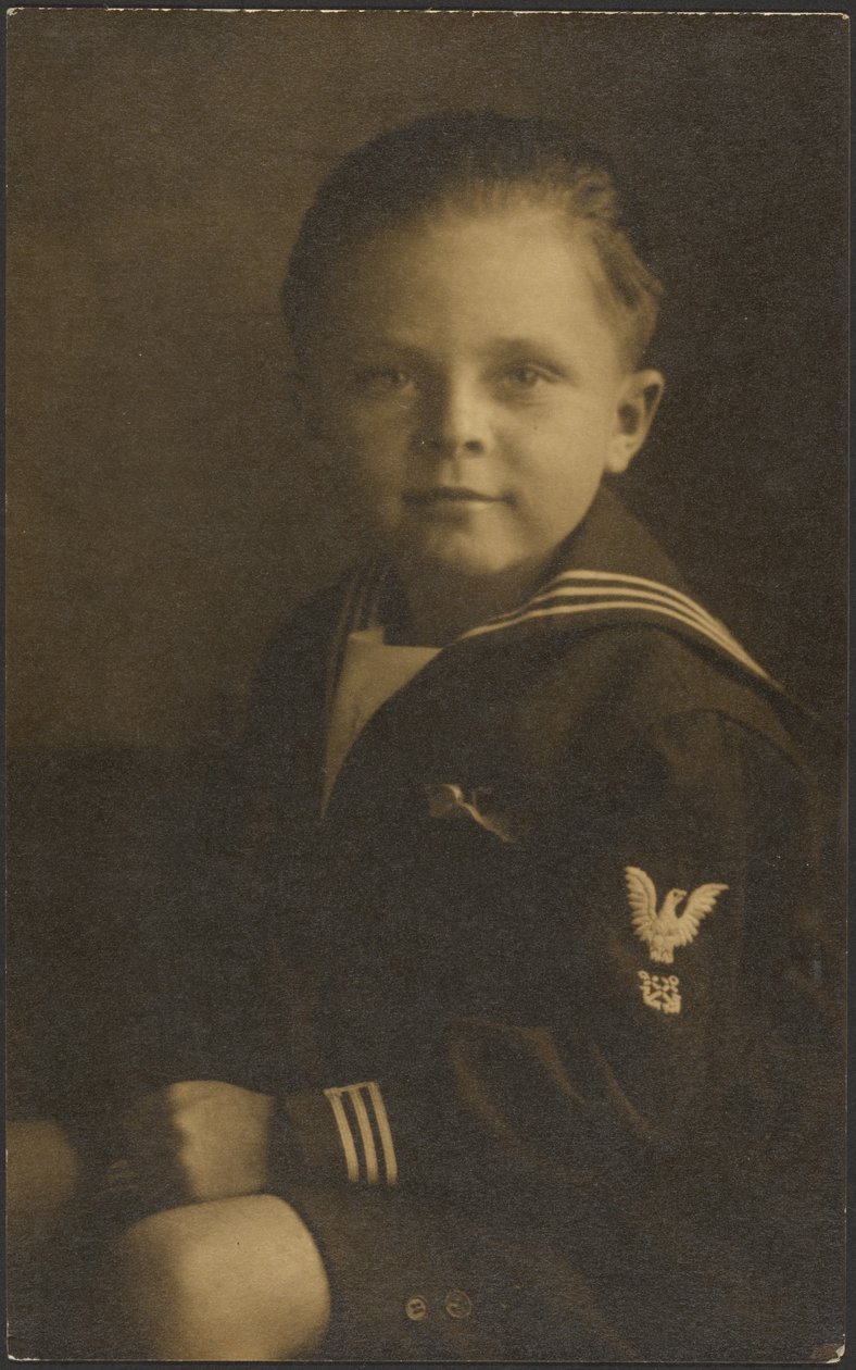 [Dítě v námořnickém oblečení] od Louis Fleckenstein