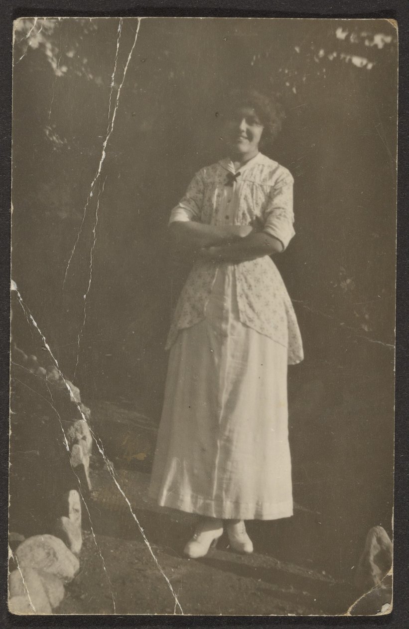 [Florence stojí na cestě] od Louis Fleckenstein