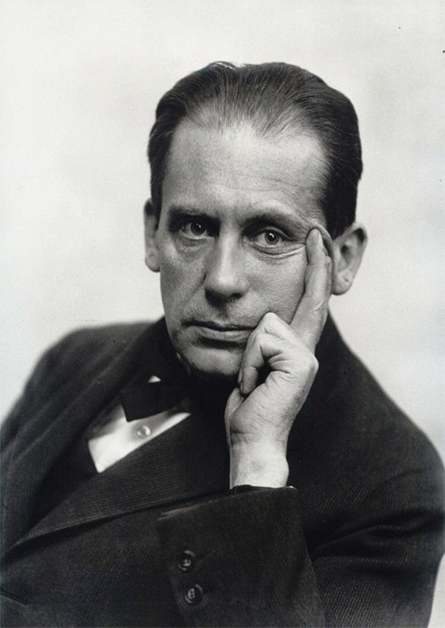 Walter Gropius, asi 1919. od Louis Held