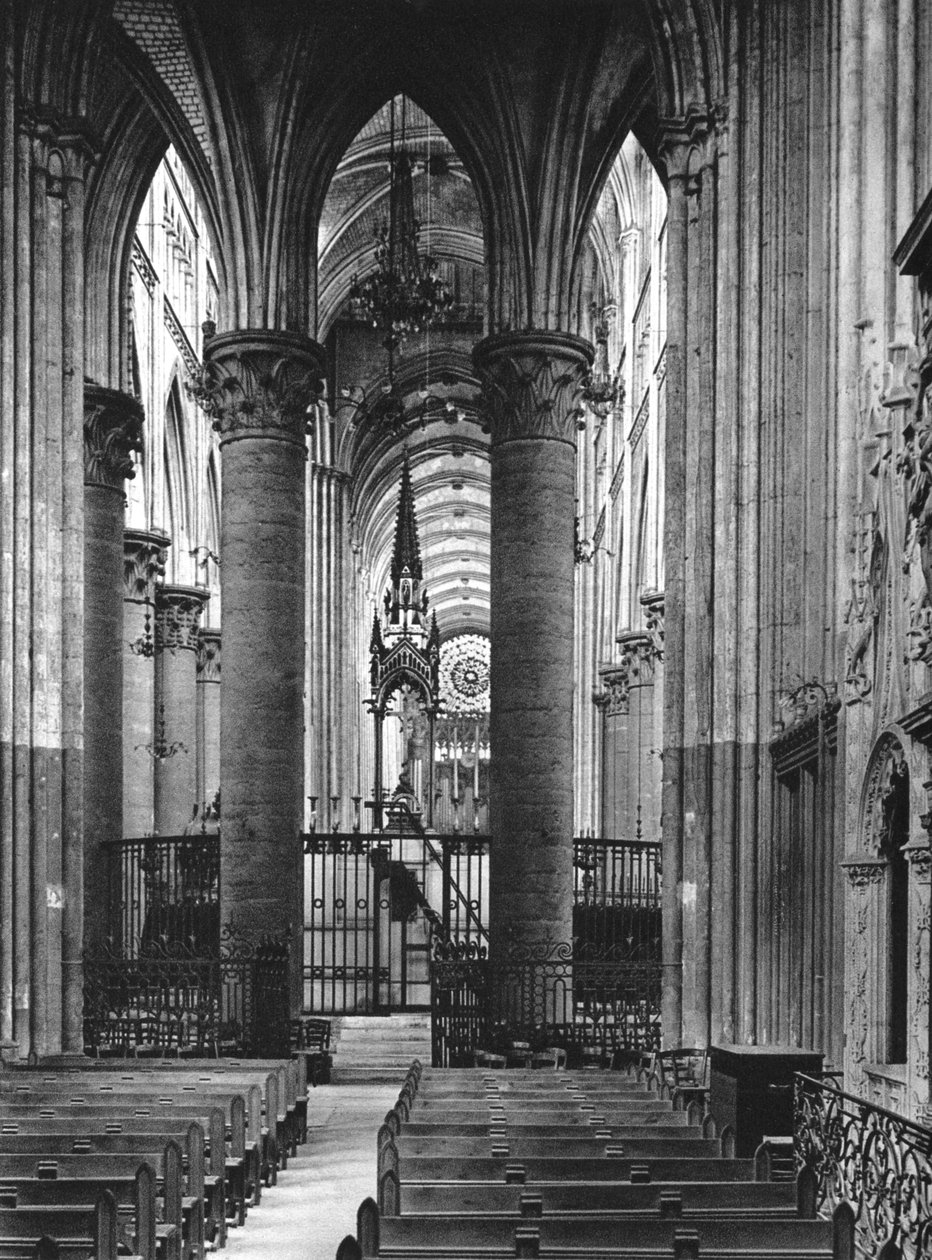 Interiér katedrály Rouen, Francie, 1937. od Martin Hurlimann