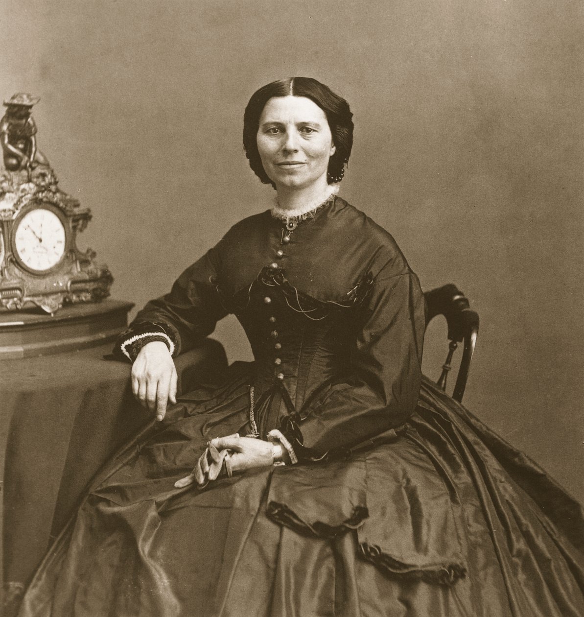 Clara Barton, kolem roku 1865 (hlubotisk) od Mathew B. Brady