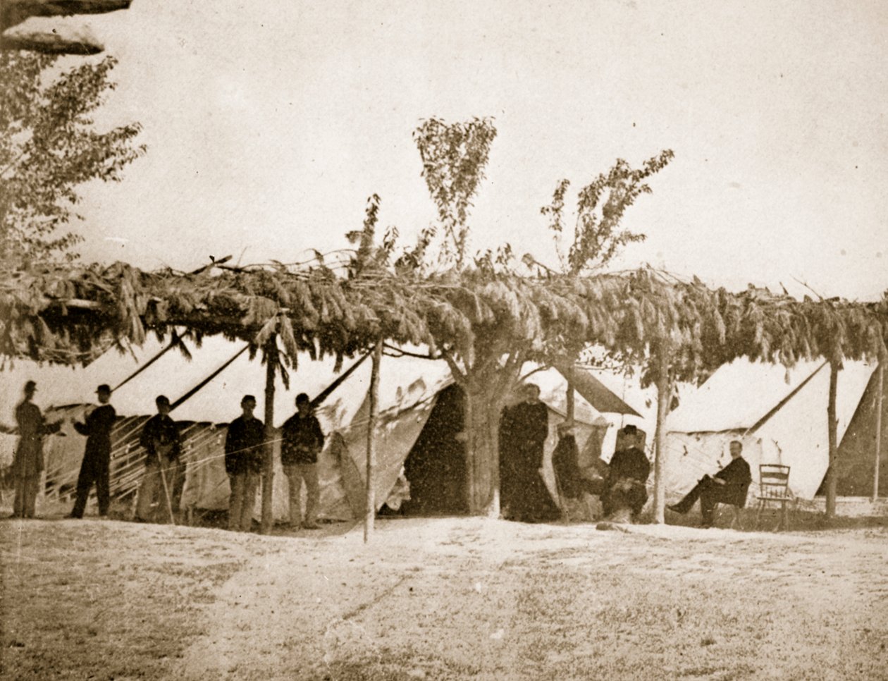 Všeobecná nemocnice, City Point, 1861-65 od Mathew B. Brady