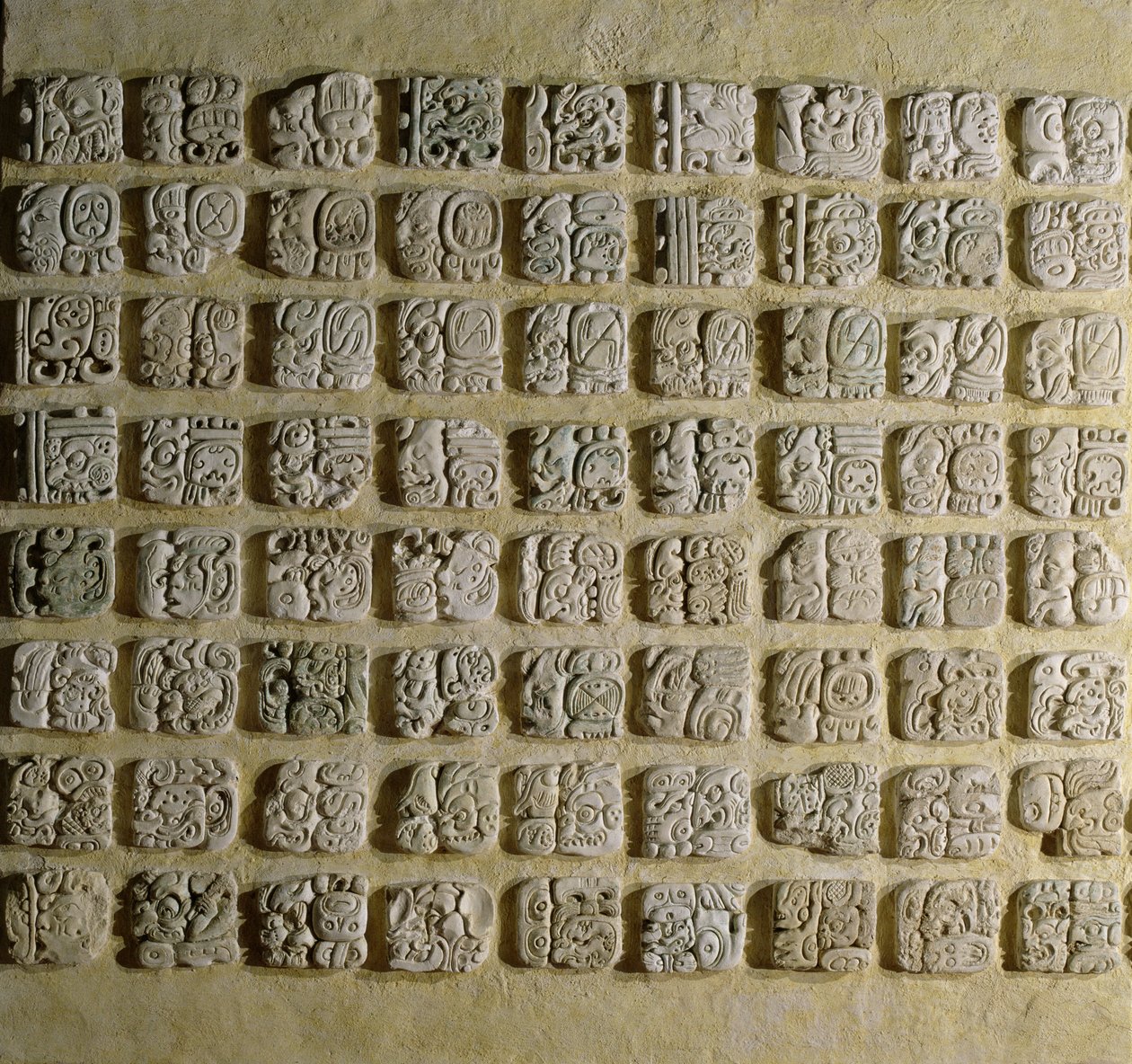 Deska s glyfy z chrámu XVIII, Palenque, Chiapas, Mexiko, pozdně klasické období (štukatura) od Mayan