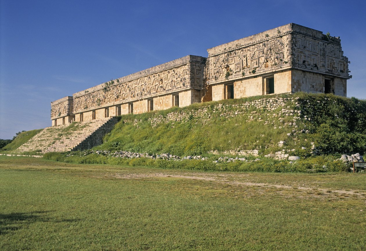 Guvernérský palác (viz také 229745) od Mayan