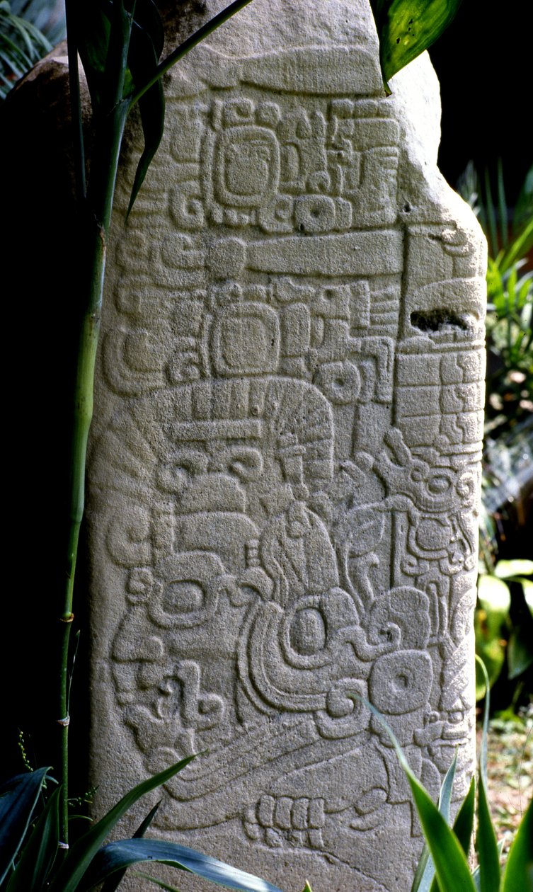 Tikal Stela 28, rané klasické období, 300-600 našeho letopočtu od Mayan