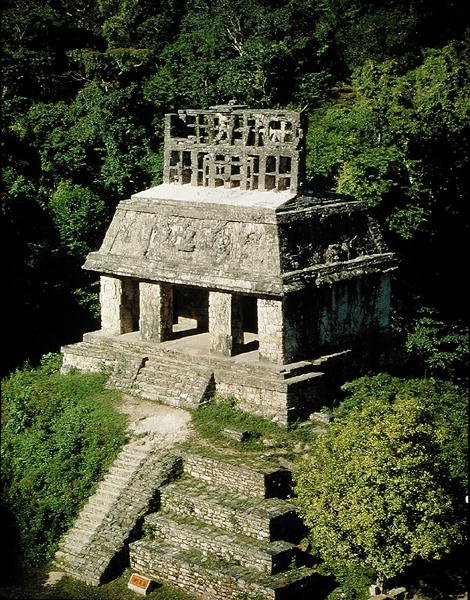 Pohled na Chrám Slunce od Mayan
