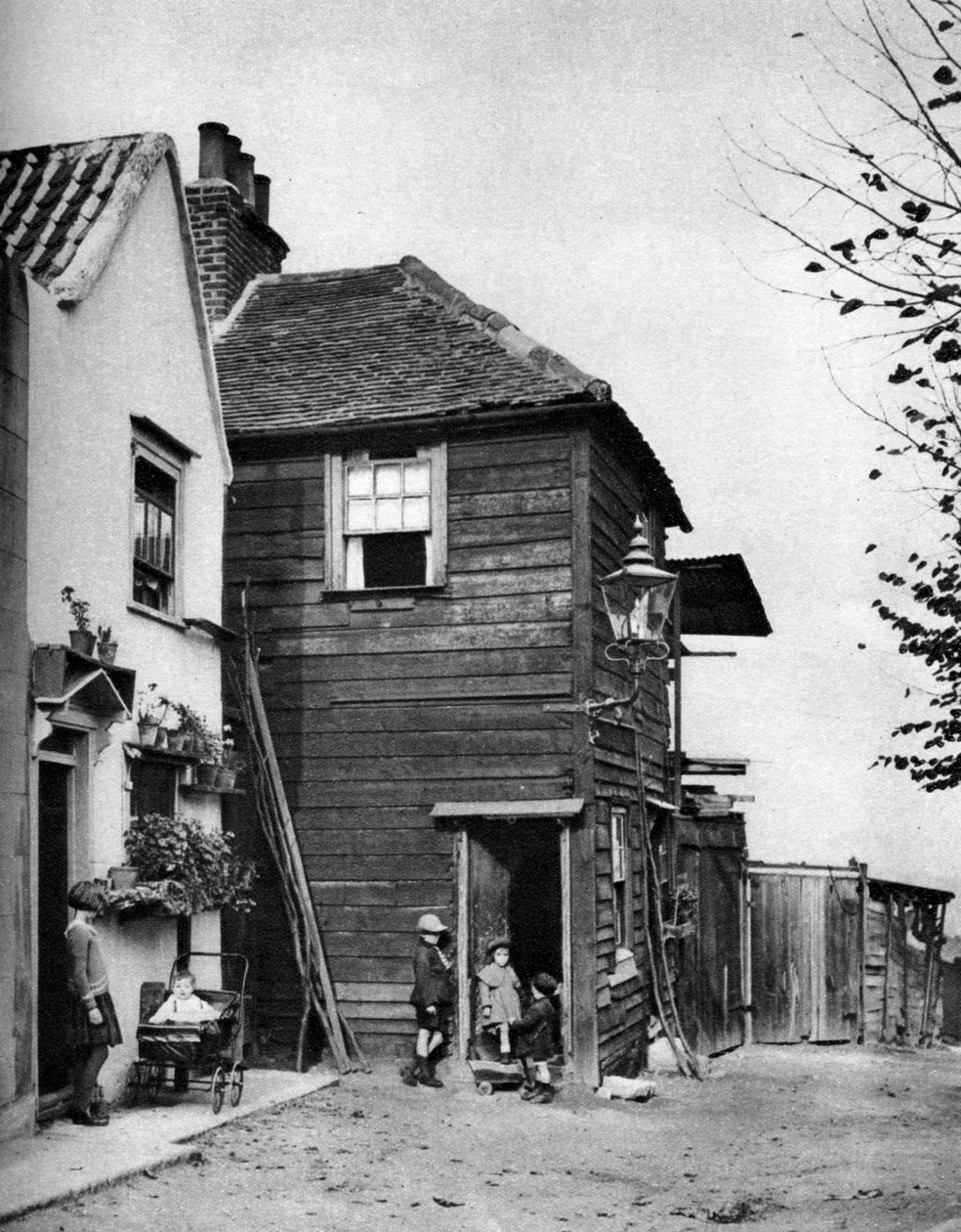 Townsend Yard, mimo Highgate High Street, Londýn, 1926-1927. od McLeish