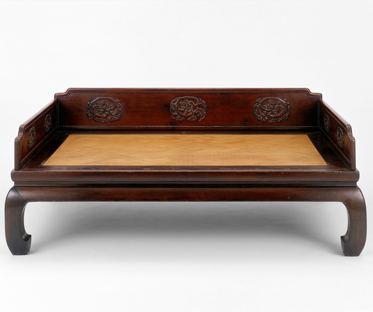 Pohovka (dřevěná) od Ming Dynasty Chinese School