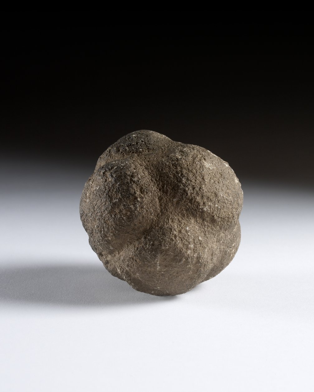 Carved Ball, pozdní neolit, Skotsko, cca 3750-2000 př.nl od Neolithic