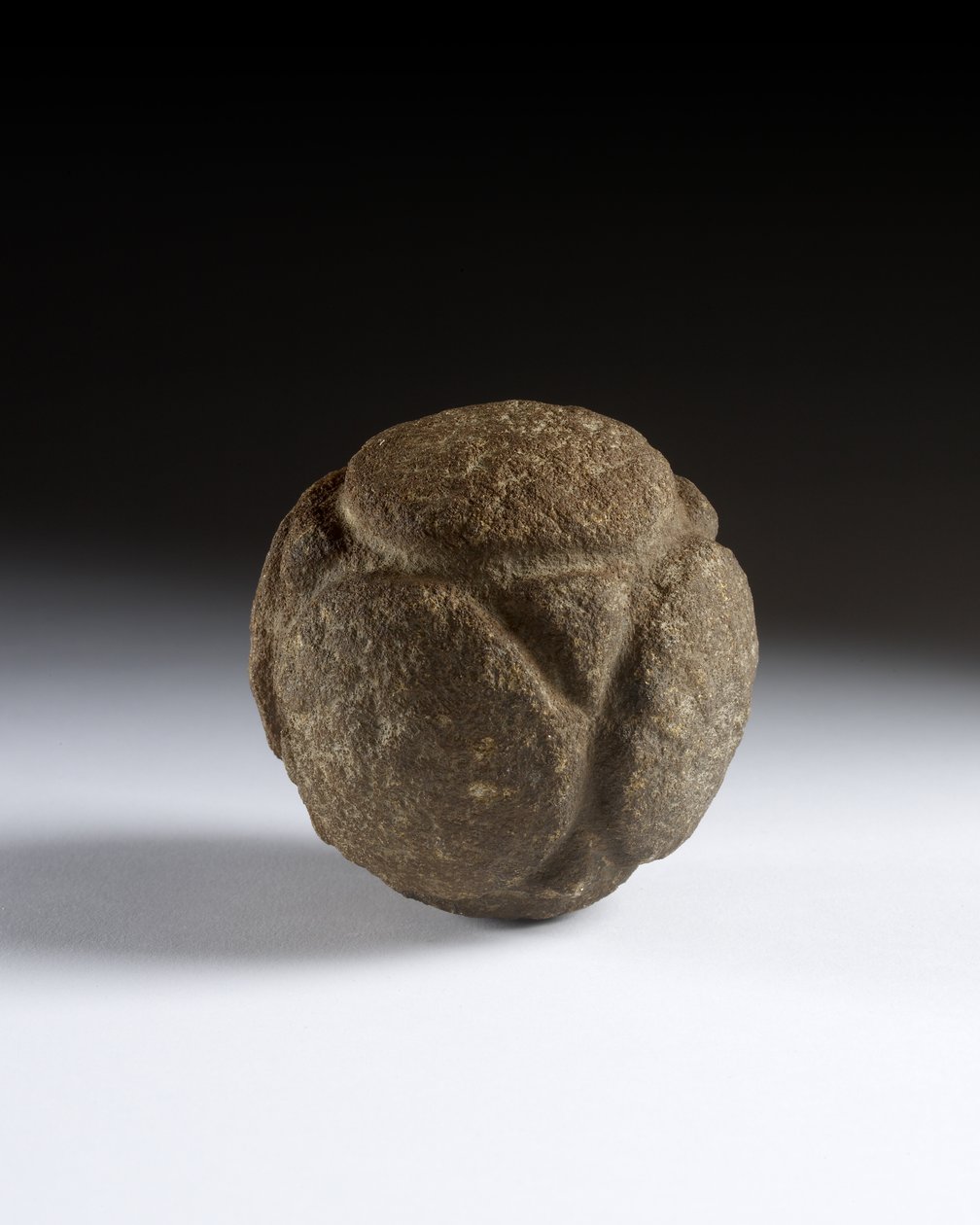 Carved Ball, pozdní neolit, Skotsko, cca 3750-2000 př.nl od Neolithic