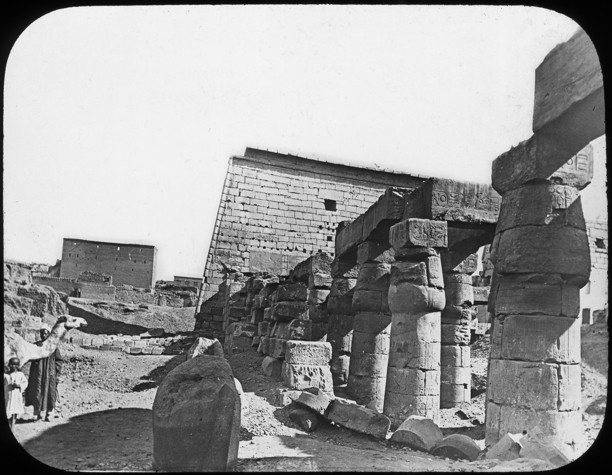 Velký chrám, Luxor, Egypt, c1890 od Newton and Co