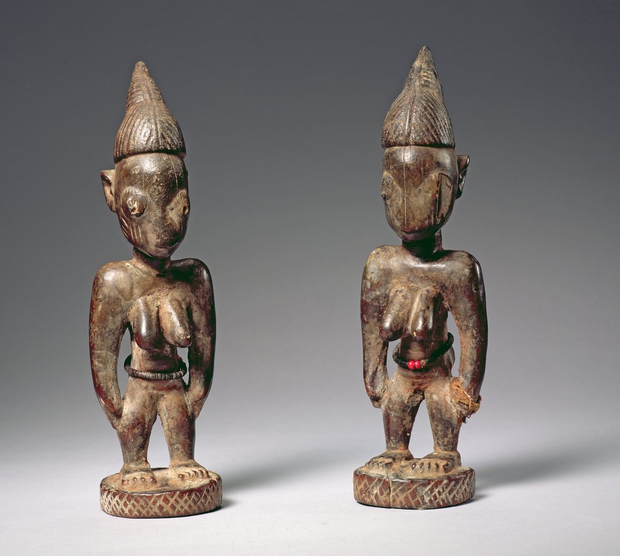 Ere Ibeji Memory Figures, Yoruba Culture (dřevo) (viz také 181682) od Nigerian
