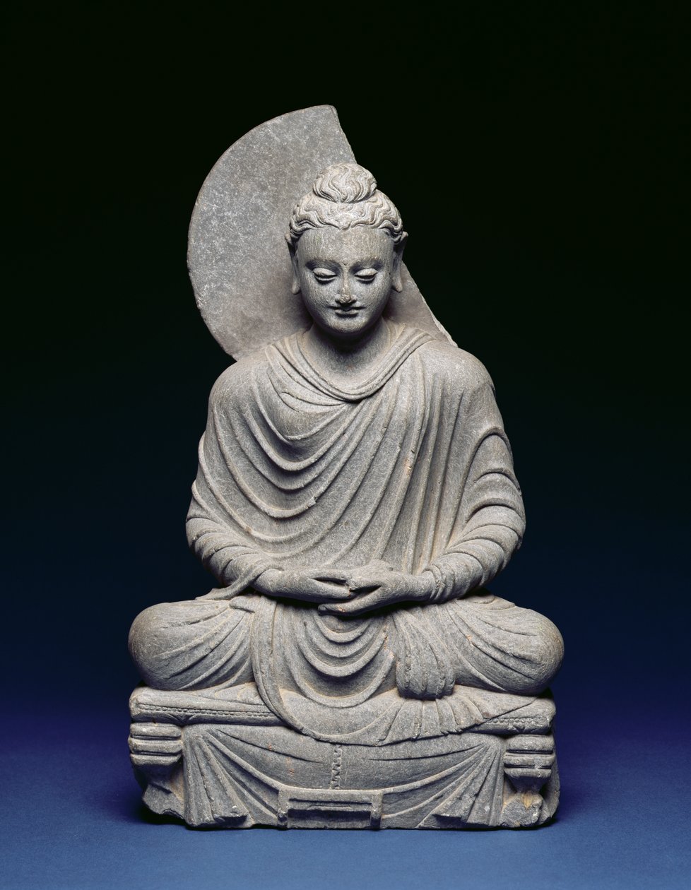 Sedící Buddha, Gandhara, 1.-3. století našeho letopočtu (břidlice) od Pakistani School