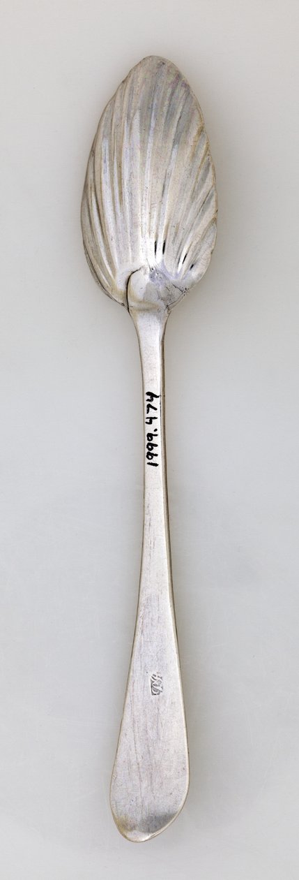 Vroubkovaná čajová lžička, cca 1785 (stříbrná) od Paul Revere