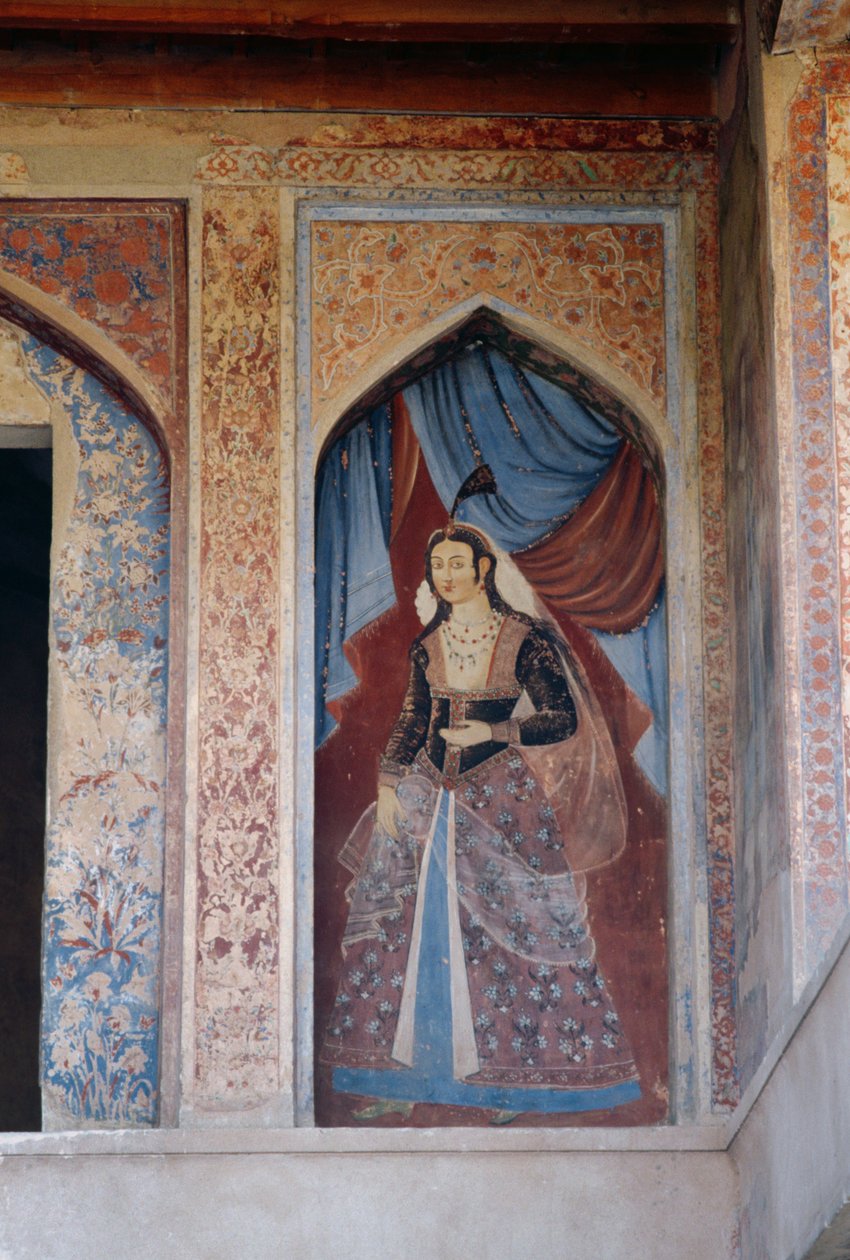 Ženská postava od Persian School