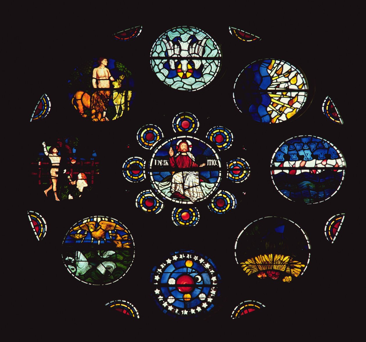 Růžové okno (vitráže) od Philip Webb