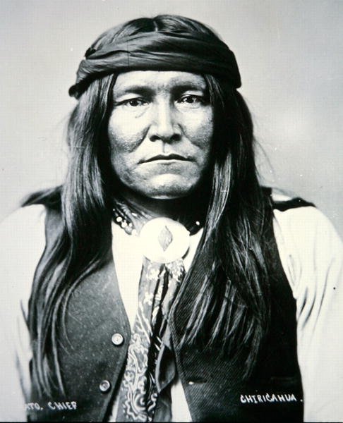 Chato náčelník kmene Chiricahua (černobílá fotografie) od Photographer American