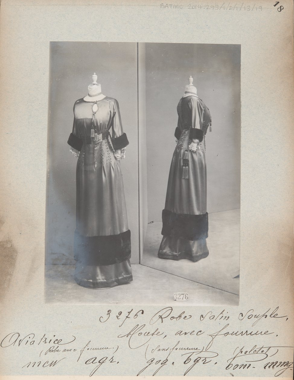 Stránka alba: House of Worth, Dress od Photographer French