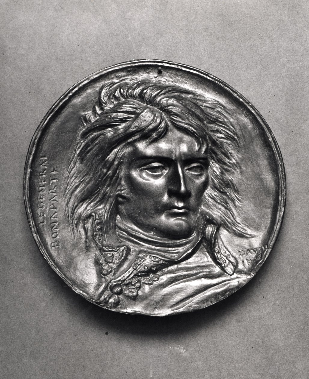 Portrétní medailon generála Bonaparta (1769-1821) kolem roku 1830 (bronz) od Pierre Jean David d