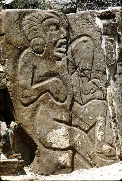 Vyřezávání figury Danzante (tančící), cca 600-200 př. Kr od Pre Columbian Pre Columbian