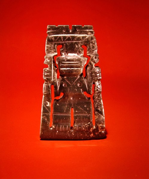 Rámovaný přívěsek figurky, od Guacimo, oblast Linea Vieja (průsvitný modrozelený nefrit) od Pre Columbian Pre Columbian