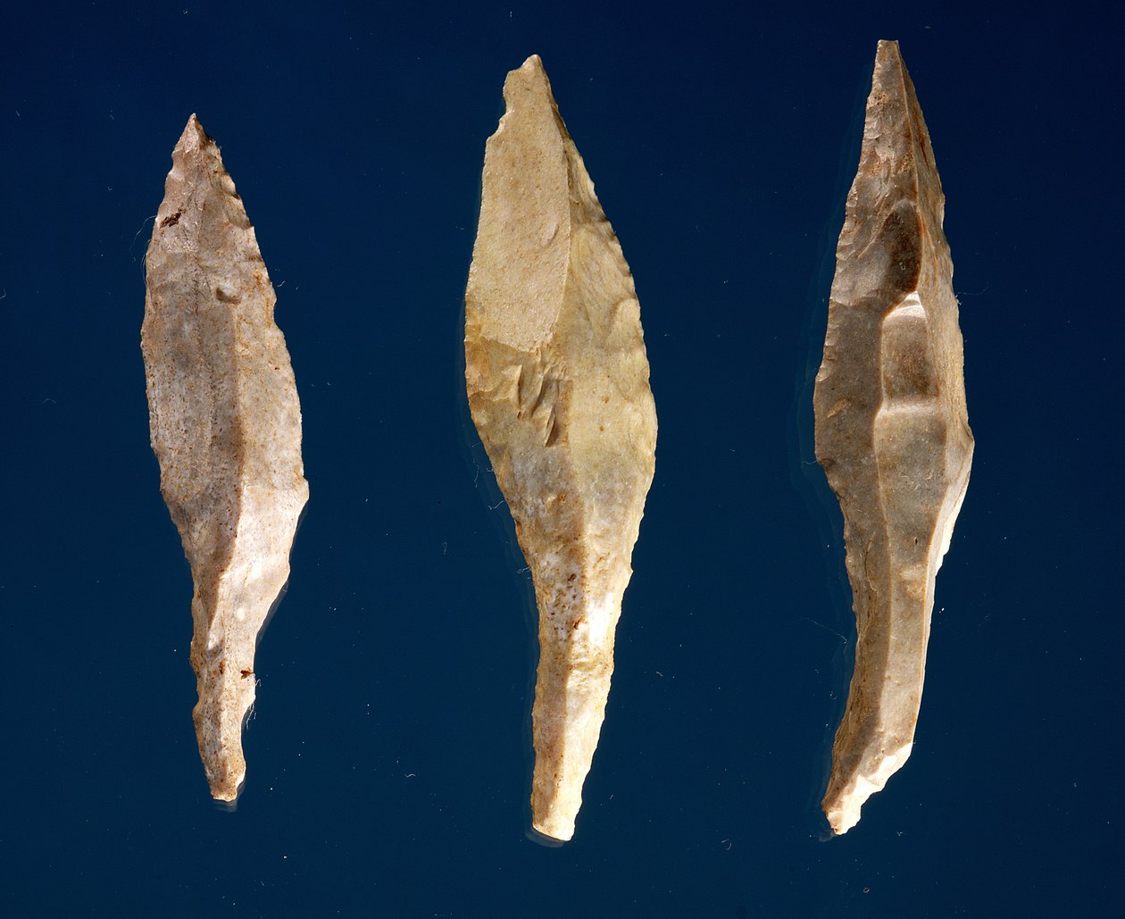 Tři hlavice šípů (pazourek) od Prehistoric