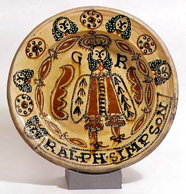 Metropolitan Slipware zdobená mísa, cca 1680 (glazovaná hliněná nádoba) od Ralph Simpson
