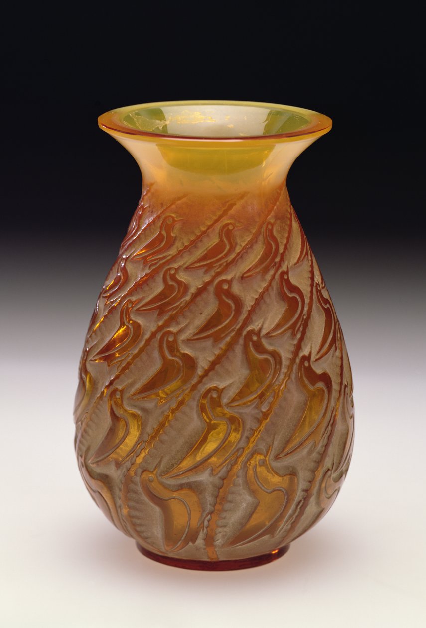 Ducks Vase, 1931 (bílá patina na karamelovém skle) od Rene Jules Lalique