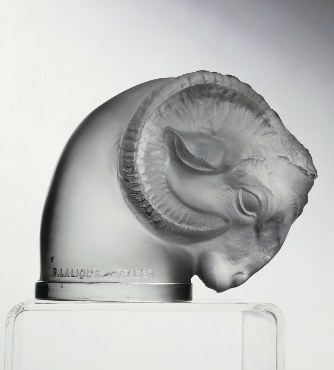 Hlava berana od Rene Jules Lalique