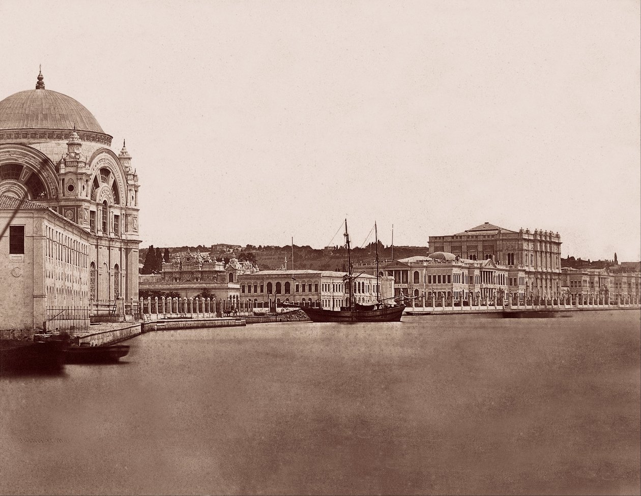 Palác a mešita Dolmabahçe od Robertson and Beato