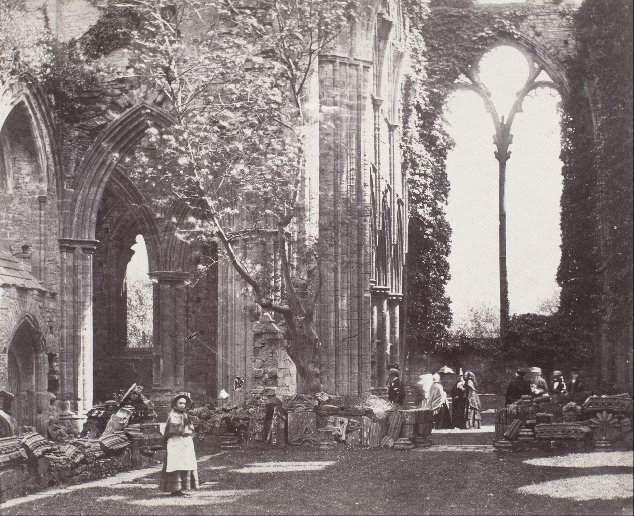 Interiér- opatství Tintern od Roger Fenton