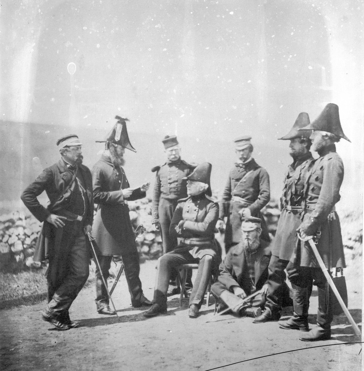 Generálporučík Sir George Brown G.C.B a důstojníci jeho štábu, kolem roku 1855 od Roger Fenton