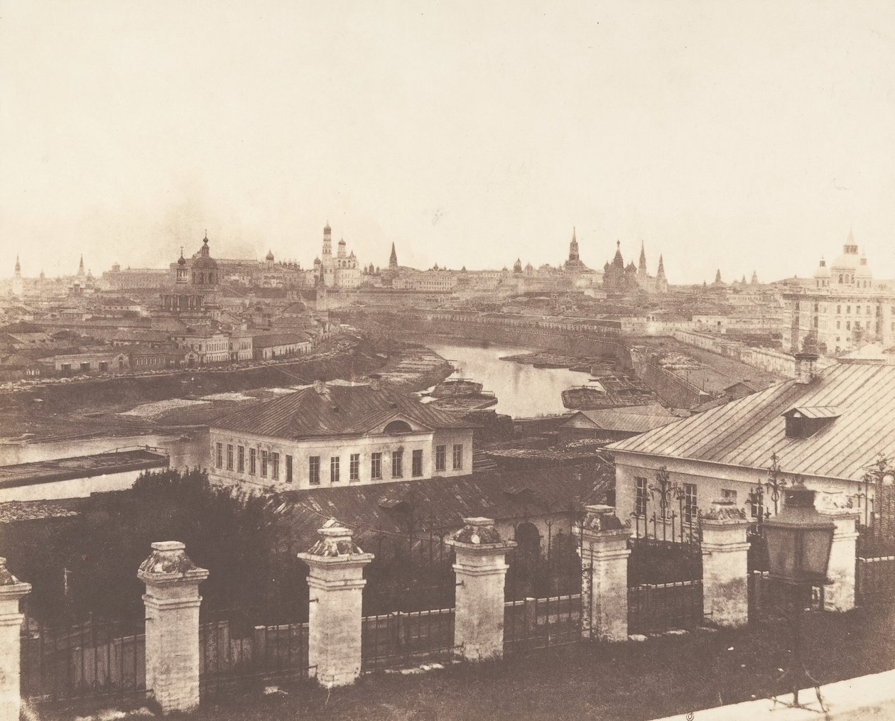 Moskva, Kreml v dálce, 1852. od Roger Fenton