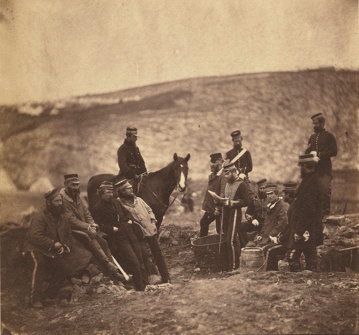 Důstojníci a mužstvo 8. husarského pluku. od Roger Fenton