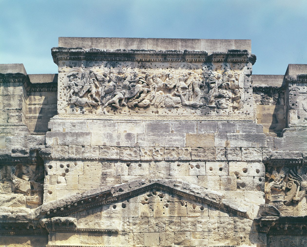 Architrav Arc de Triomphe z jižní strany od Roman