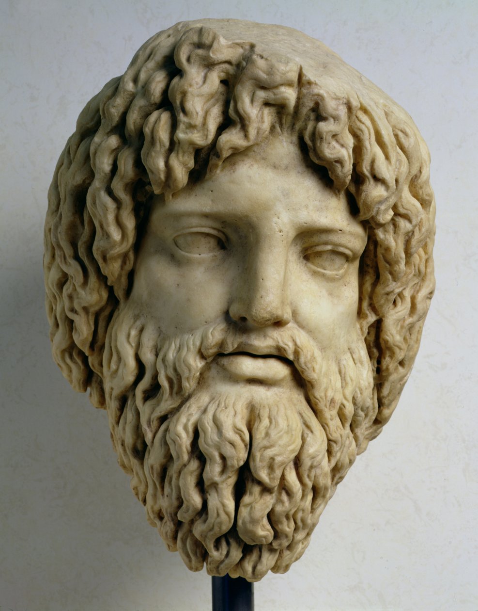 Vousatá hlava představující Jupiter (mramor) od Roman