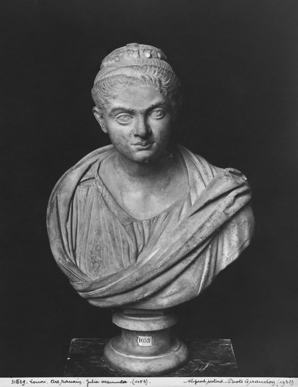 Busta Julie Mamaea (180-235 n. l.), matky císaře Severa Alexandra (205-235 n. l.) c.230 (mramor) od Roman