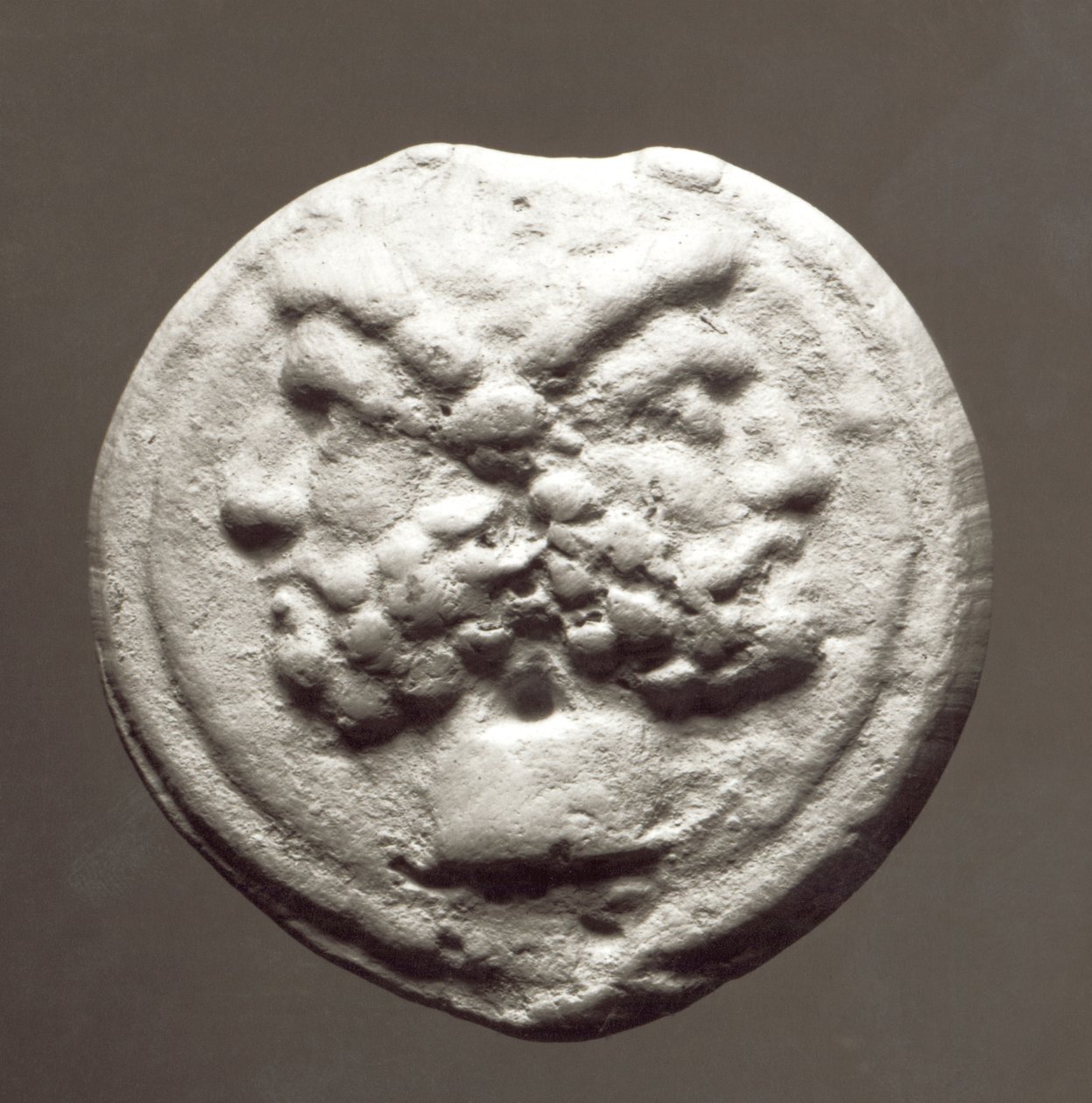 Mince zobrazující boha Januse, 753 př. n. l. – 476 n. l. (kov) od Roman