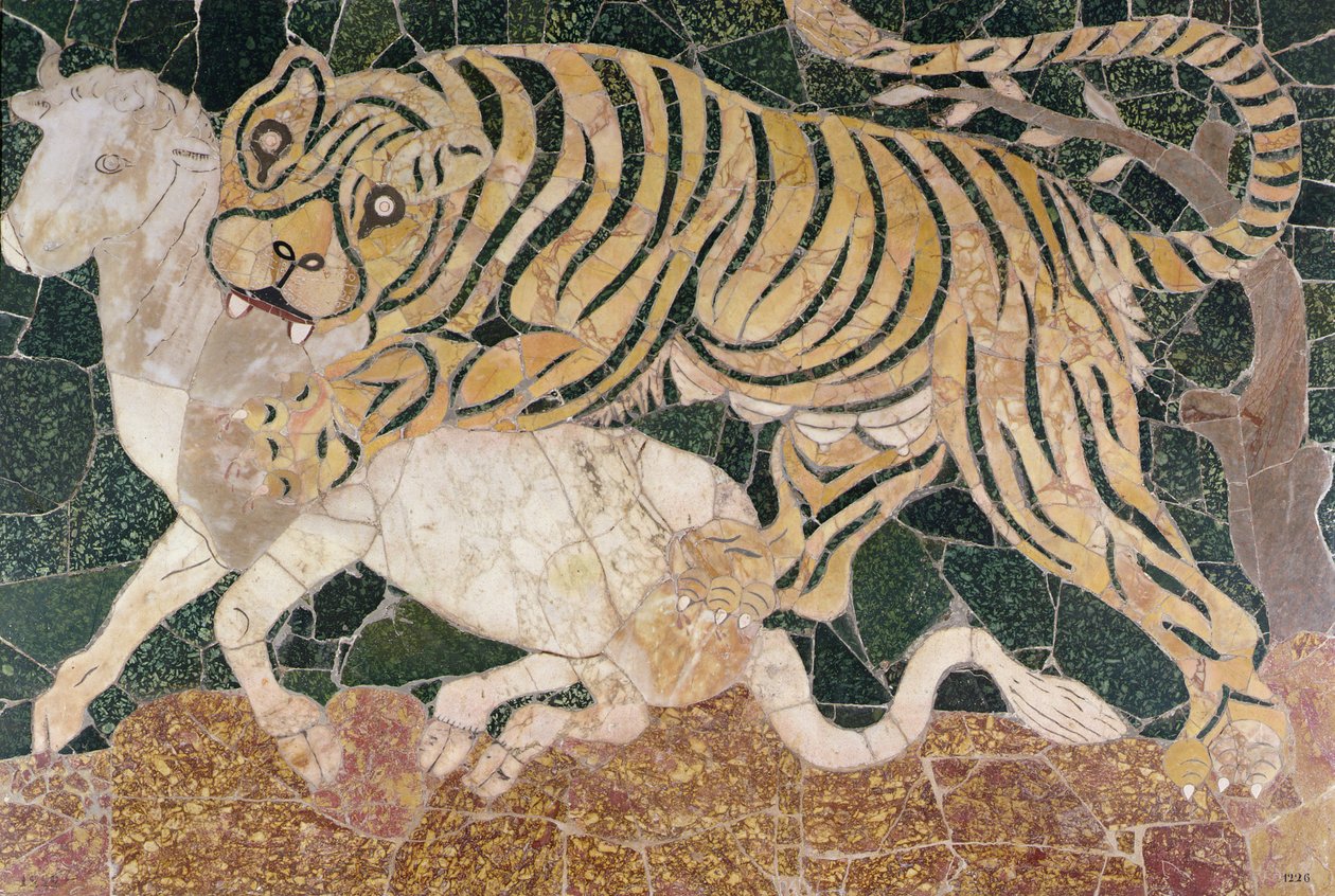 Panel zobrazující útočícího tygra (mramor) od Roman
