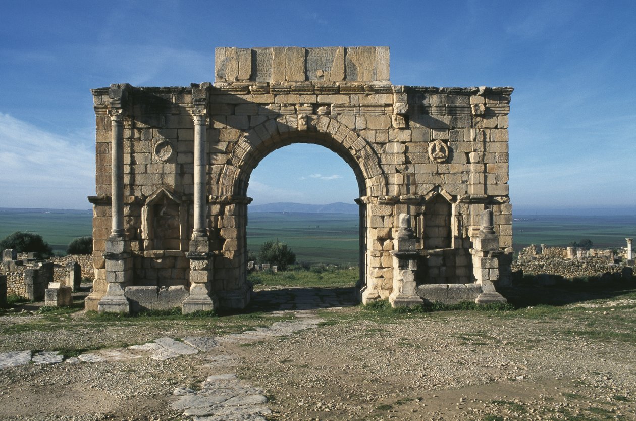 Triumfální oblouk postavený na počest císaře Caracally, na Decumanus Maximus, 217 našeho letopočtu od Roman