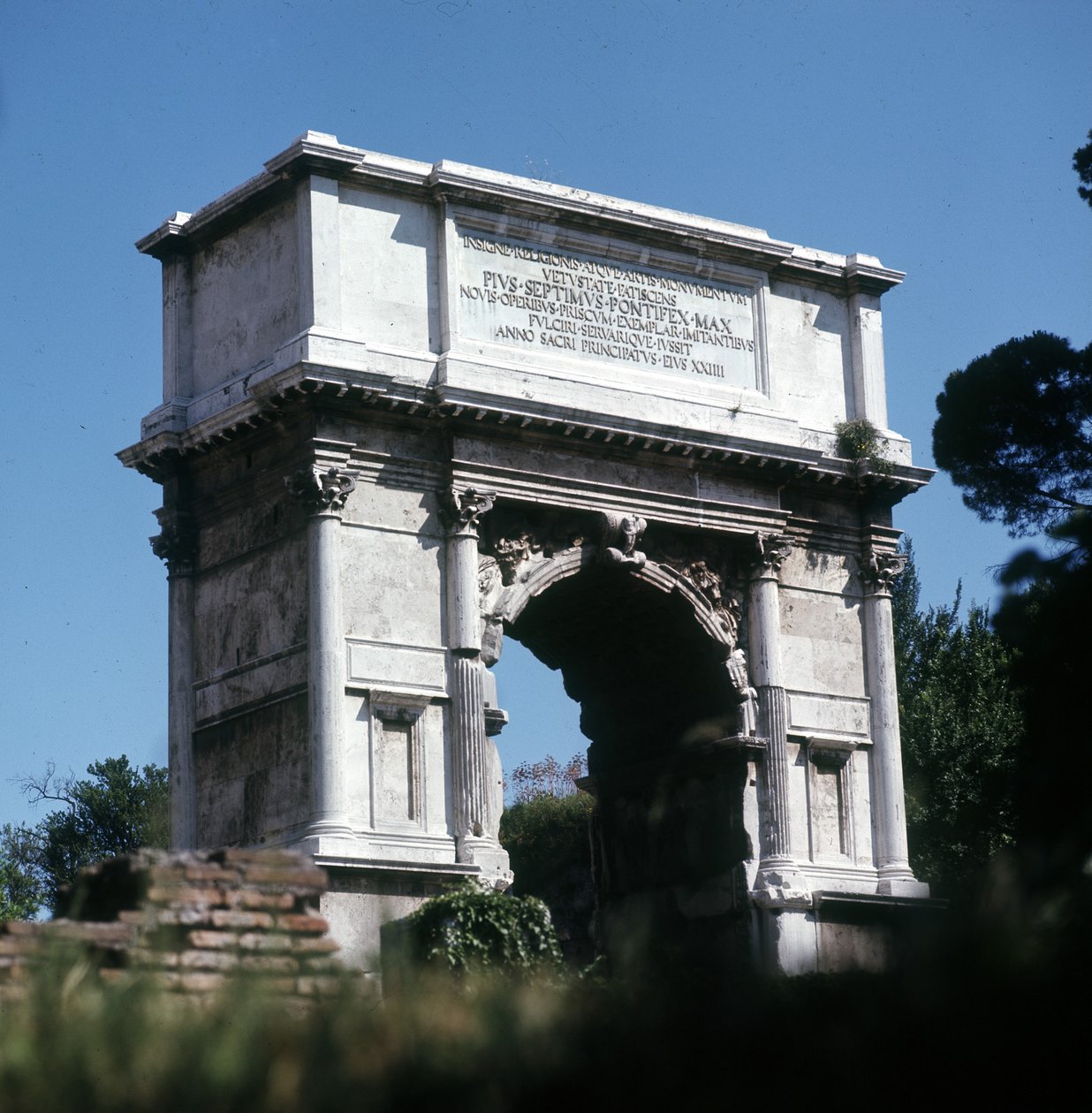 Titův oblouk, Forum Romanum, Řím od Roman