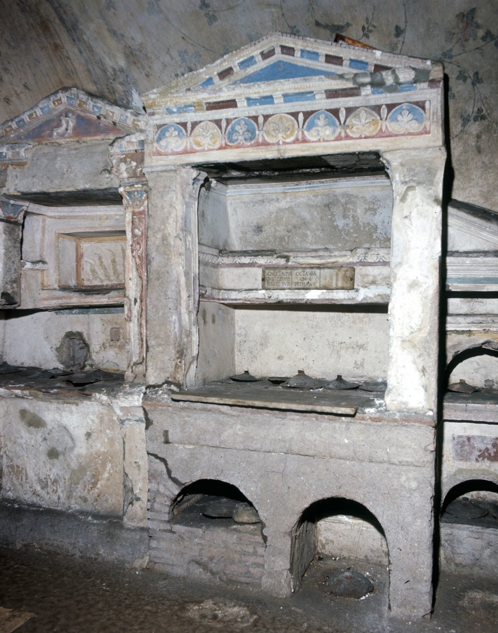 Columbarium - Hrob Pomponius Hylax od Roman