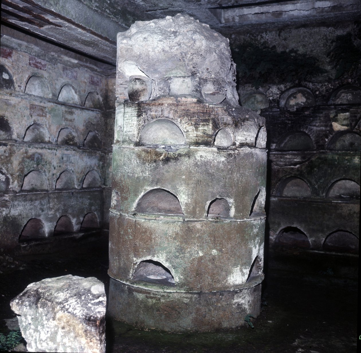 Kolumbárium – Scipiova hrobka v Římě. od Roman